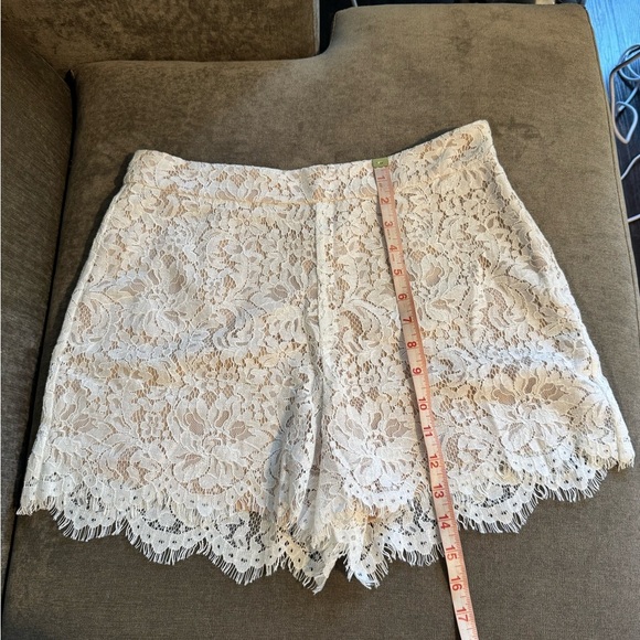 L'AGENCE White Lace Shorts New NWT Size 6 - Picture 10 of 12